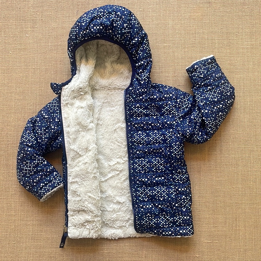 EUC North Face Mossbud swirl hooded jacket reversible navy to cream fur